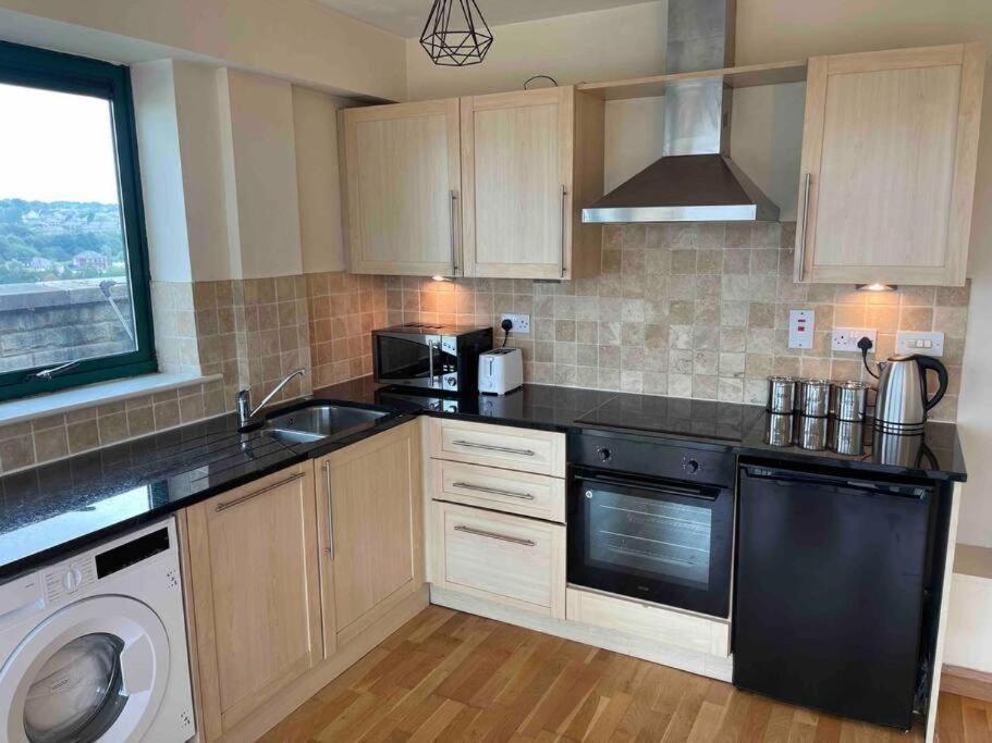 Apartment 2 Bedrooms, 2 Bathrooms Stunning Penthouse View