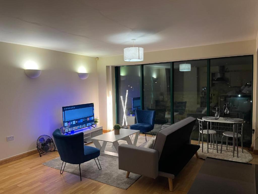2 Bedrooms, 2 Bathrooms Stunning Penthouse View * Bradford (West Yorkshire)